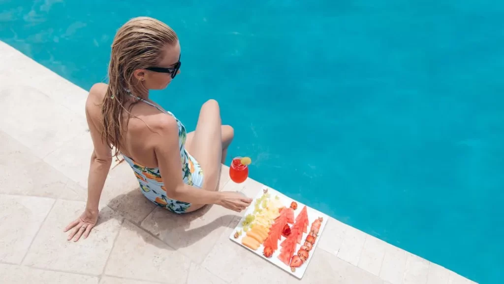 Bananas on the Beach has 2 swimming pools available for guests.